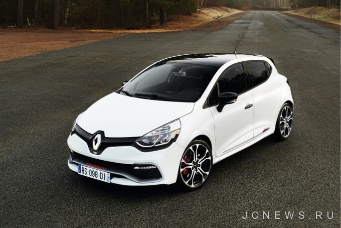 Renault Clio RS 220 Trophy    28 900 